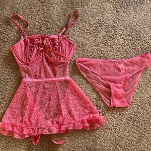 UNWORN Victoria’s Secret Large Lingerie Set Pink Lace Adjustable